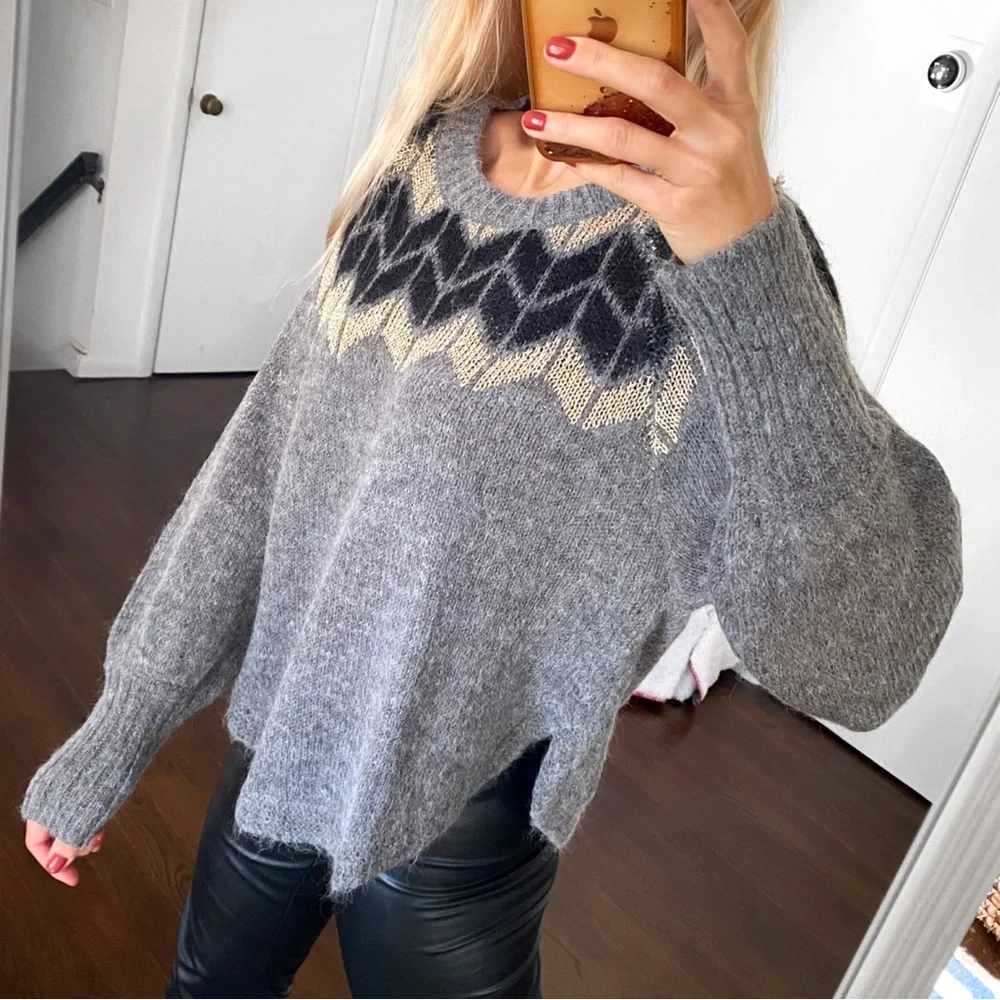 ❄️ CULTURE GREY BLACK GOLD CHEVRON LOOSE FIT KNIT SWEATER!